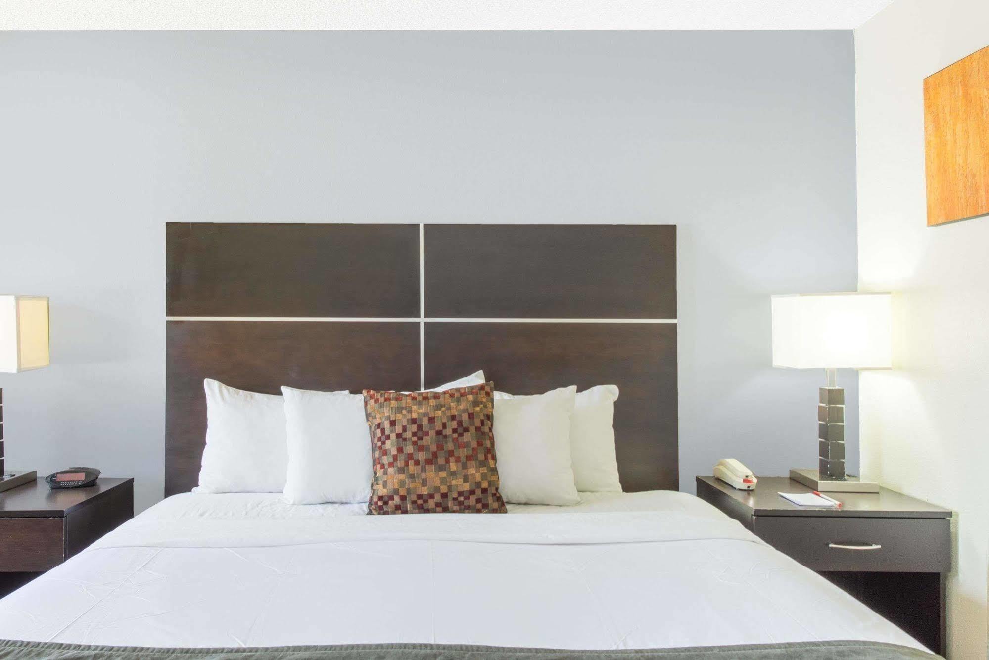 Ramada By Wyndham Albuquerque East Otel Dış mekan fotoğraf